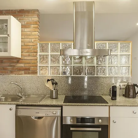 Lejlighed Lets Holidays Loft In The Center Of Tossa Tossa de Mar