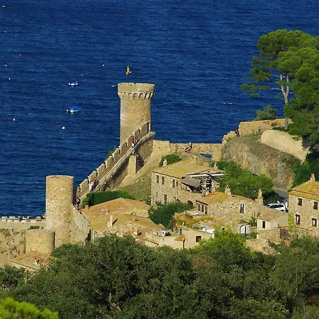 Lets Holidays Nice Loft In The Center Of Tossa Appartamento