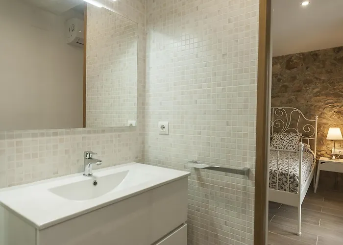 Appartamento Lets Holidays Nice Loft In The Center Of Tossa *